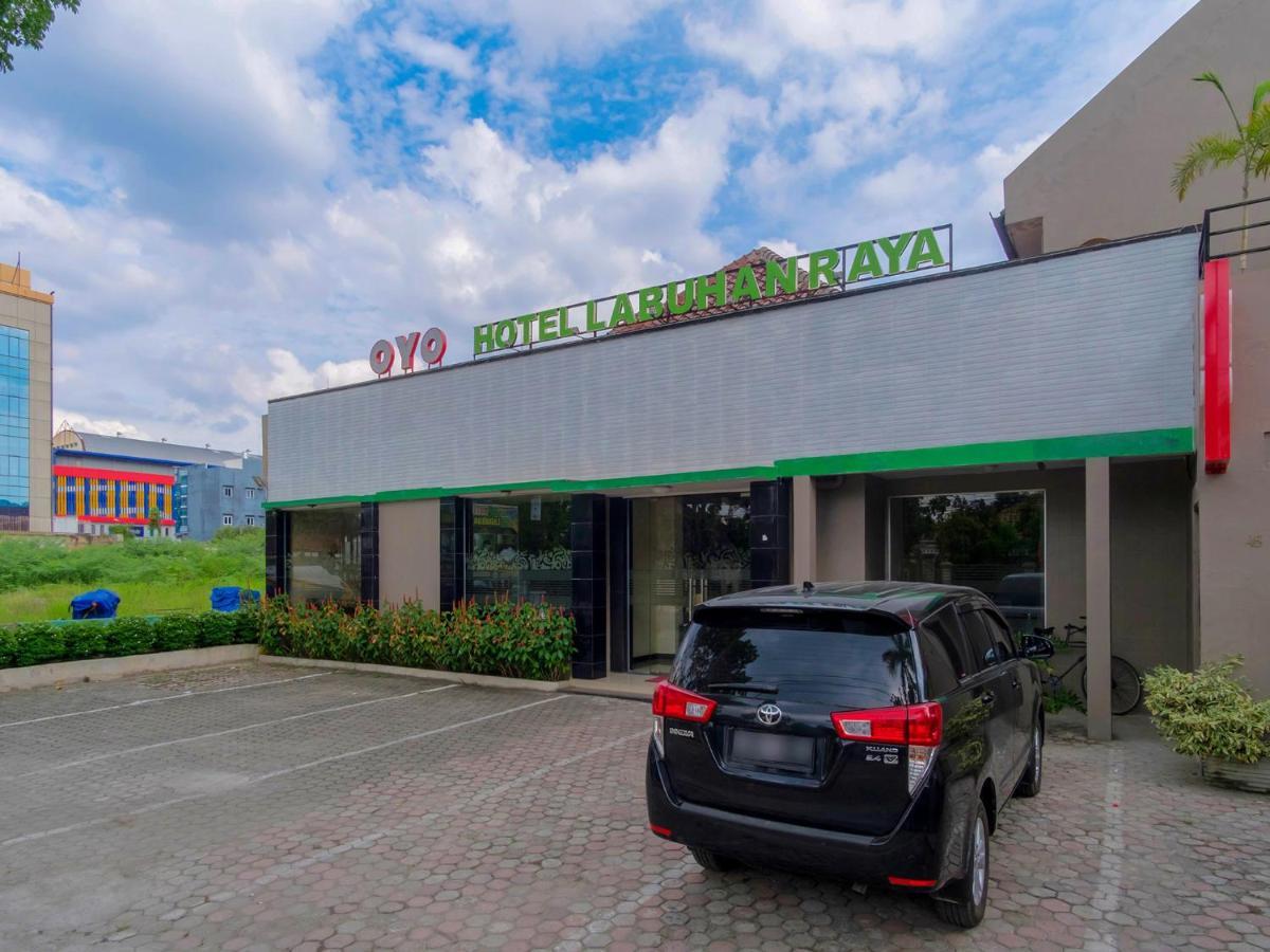 Oyo 741 Hotel Labuhan Raya Medan Exterior photo