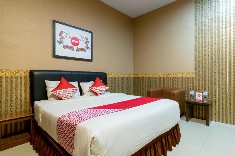 Oyo 741 Hotel Labuhan Raya Medan Exterior photo
