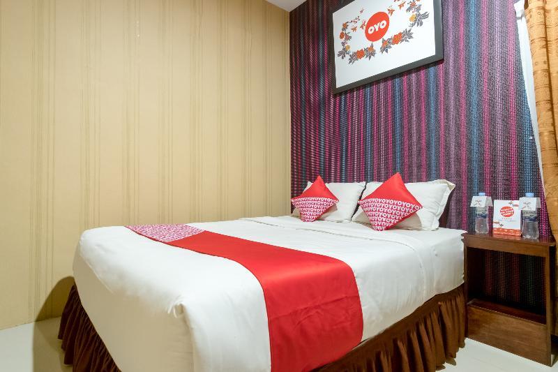 Oyo 741 Hotel Labuhan Raya Medan Exterior photo